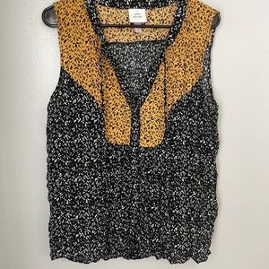 Knox Rose black and yellow floral tank!